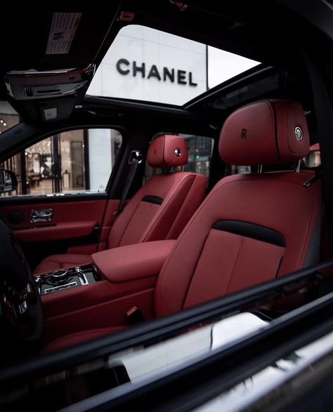 #chanel #dreamlife Billionaires Row, Rolls Royce Motor Cars, New Luxury Cars, Luxury Car Interior, Lux Cars, Wheels On The Bus, Car Inspiration, Street Racing Cars, Millionaire Lifestyle