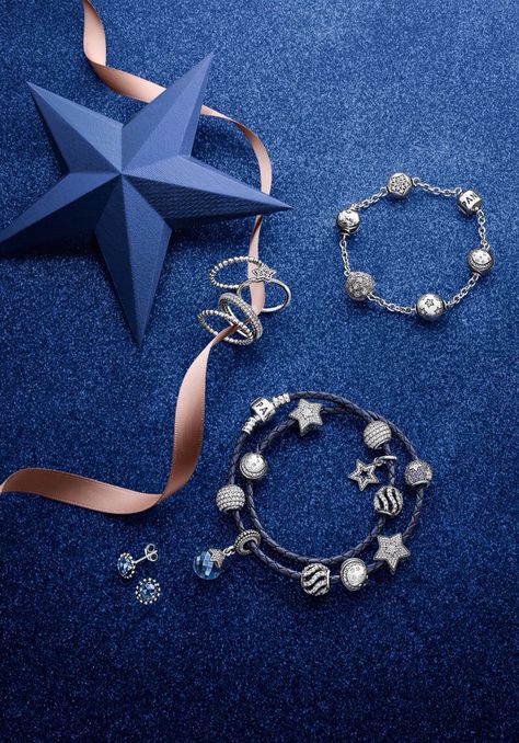 Midnight charm.. Pandora Winter, Starry Christmas, Jewelry Campaign, Pandora Store, Pandora Bracelet Designs, Pandora Inspiration, Pandora Earrings, How To Photograph, Jewelry Editorial