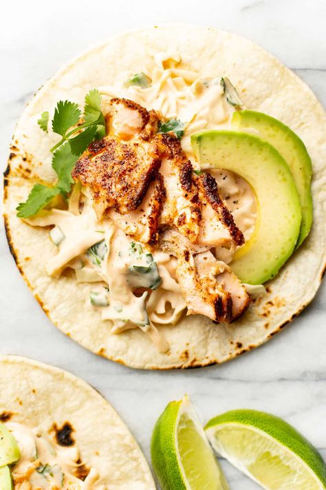 Salmon Tacos Salmon Tacos Recipe, Salmon Burger Recipe, Clean Dinner, Salmon Tacos, Chicken Breakfast, Breastfeeding Foods, Pan Seared Salmon, Easy Baked Salmon, Seared Salmon