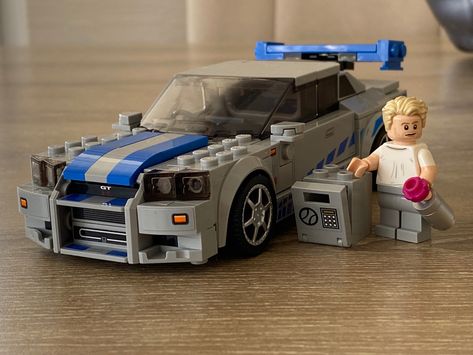 Paul Walker Nissan Skyline, Paul Walker Car, Lego Machines, Lego Sculptures, Nissan Skyline Gt R, Nissan Gtr Skyline, Skyline Gt, Lego Cars, Gt R