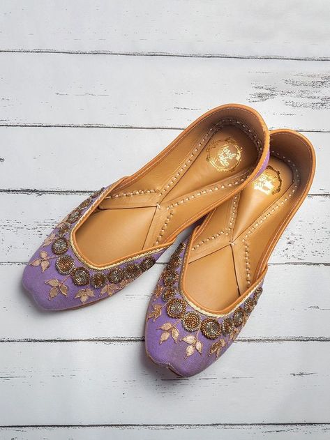 Embroidery Sandals, Silk Fabric Online, Purple Suit, Indian Shoes, Trendy Suits, Raw Silk Fabric, Purple Suits, Fabric Pouch, Leather Footwear