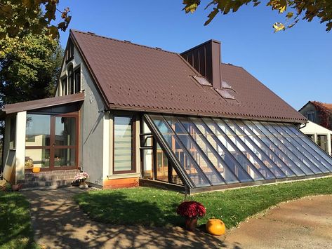 Serbian Couple Builds Solar Passive Dream House | Family Home Plans Blog Passive House Exterior, Bioclimatic House, Passive House Architecture, Passive Solar House Plans, Solar House Plans, Passive Solar Greenhouse, Family Home Plans, Passive House Design, Eco Homes