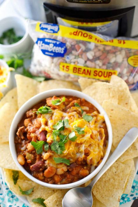 Crock Pot 15 Bean Salsa Chili Recipe - Hearty and delicious slow cooker chili made with salsa! #Chili #15BeanSoup #ChiliRecipe #SalsaChili Chili Made With Salsa, Baking Simple, Salsa Chili, Delicious Chili Recipe, Mini Quiche Recipes, Slow Cooker Salsa, 15 Bean Soup, Slow Cooker Chili Recipe, Cheap Clean Eating