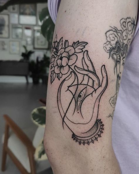 Mudra Hand Tattoo, Mudra Tattoo, Ornamental Tattoos, Hand Mudras, Hand Tattoo, Tattoo Idea, Hand Tattoos, Geometric Tattoo, Peonies