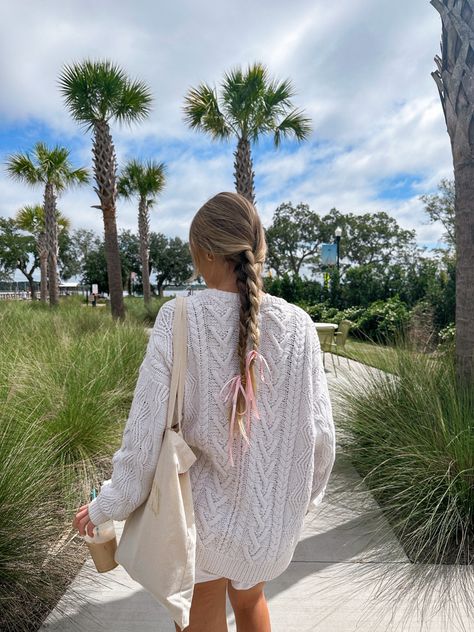 Charleston Beaches, Charleston Style, Softball Hairstyles, Charleston Travel, Winter Outfits Aesthetic, Photo Recreation, Braid Hairstyle, Senior Trip, Bachelorette Outfits