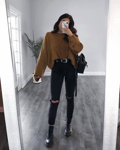 Doc Martens Outfit, Cozy Outfits, Fest Outfits, Pinterest Outfits, Winter Trends, Teenager Outfits, Cute Fall Outfits, Looks Style, Mode Inspiration