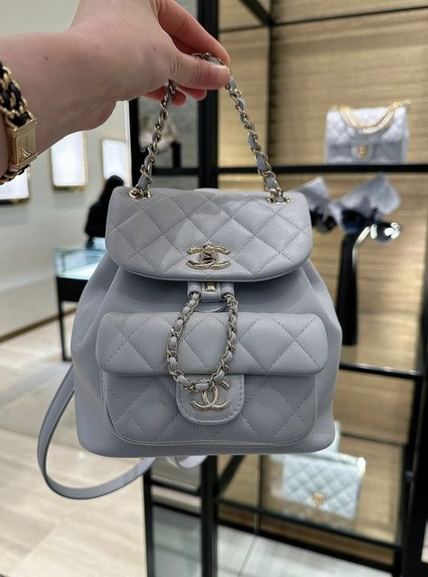 Chanel Sling Bag, Chanel Duma Backpack, Cristiano Jr, Dream Bags, Luxury Bags Collection, Diamond Mangalsutra, Chanel Backpack, Fashion Shoes Heels, Pretty Shoes Sneakers