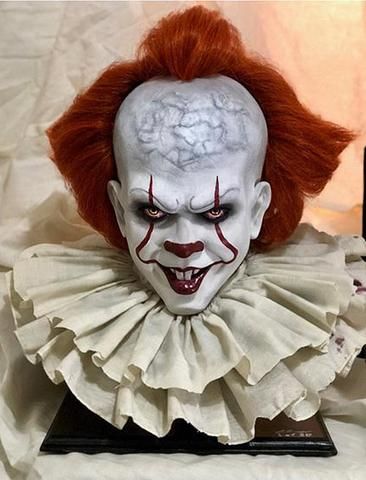 Hallow Makeup, It Film, Es Pennywise, Makeup Clown, Halloween Makeup Clown, How To Wear Makeup, Mascaras Halloween, Haunted House Props, Clown Mask