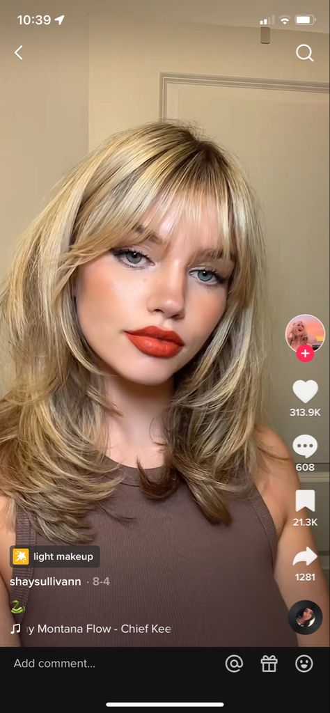 Peekaboo Haircut, Ghost Cut Hair, 90s Layered Bob With Curtain Bangs, Middle Part Bangs, Style Bangs, Hair Fringe, Haircut Inspo, Long Shag, Hair Nutrition