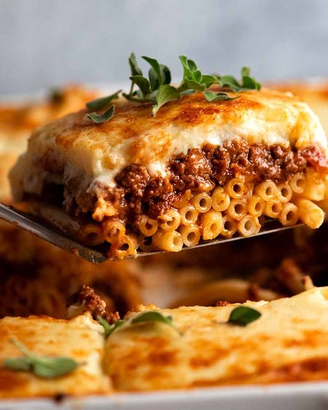 Minced Beef Pasta Bake, Valentine's Day Recipe, Pasticio Recipe Greek Pasta, Best Pasta Bake, Nagi Recipe Tin Eats, Greek Pasta Recipes, Recipe Tin Eats Recipes, Pasta Bake Recipes Beef, Beef Pasta Dishes