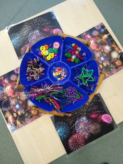 Firework Playdough, Diwali Kindergarten, Fireworks Eyfs, Eyfs Fireworks, Hygge Eyfs, Bonfire Activities, Diwali Eyfs, Bonfire Night Activities, Bonfire Night Crafts