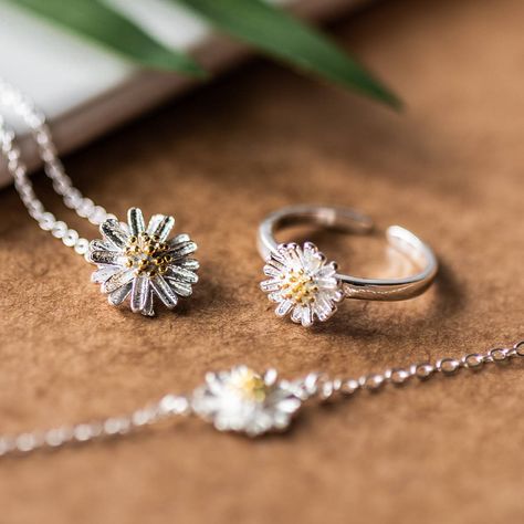 The Daisy Collection Best Friend Christmas Gift, Summer Pendant, Best Friend Christmas, Bridesmaids Gift Sets, Daisy Jewelry, Daisy Bracelet, Daisy Ring, Daisy Necklace, Floral Bracelet