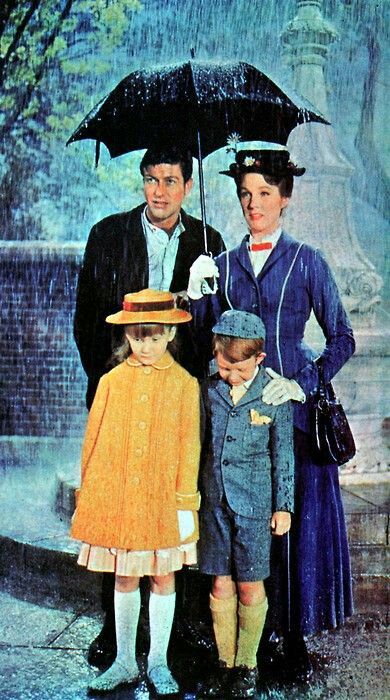 Mary Poppins. One of my favorite movies Jane And Michael Banks, Jane Banks Mary Poppins, 1910s Aesthetic, Matthew Garber, Mary Poppins 1964, Images Disney, Septième Art, Flynn Rider, Julie Andrews