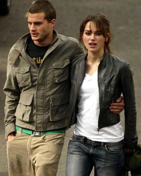 James Dornan, Keira Knightley Style, 2004 Fashion, Kiera Knightly, 90s Street Style, Keira Knightly, Cold Fits, Downtown Outfits, Army Fashion