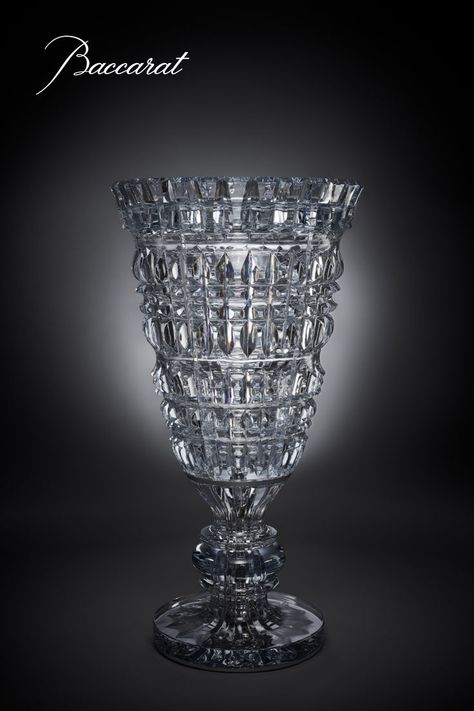 Standing 1.40 meters tall and weighing 271 kilograms, "Monumental" is a grand celebration of Baccarat’s 260-year heritage in crystal artistry. Limited to 8 pieces, it honors Baccarat’s World Fair masterpieces. Meticulously crafted over six months, the Monumental Vase unites the mastery of Baccarat’s finest artisans, including a Chevalier des Arts et des Lettres and several Meilleurs Ouvriers de France, with Marcel Wanders' visionary design. #Baccarat #MarcelWanders Holmes Movie, World Fair, Mega Mansions, Marcel Wanders, Baccarat Crystal, New Cut, Antique Vase, Antique Table, Light Reflection