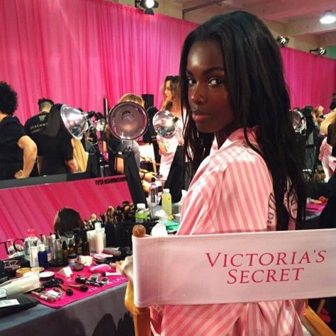 See this Instagram photo by @darkskin.blackgirls • 1,142 likes Leomie Anderson, Victoria's Secret Aesthetic, Alena Shishkova, Victoria Secret Model, Models Backstage, Lais Ribeiro, Victoria Secret Models, Jasmine Tookes, Vs Fashion Shows