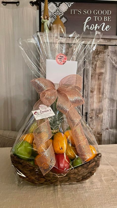 🌷🌸🌺Mother’s Day Fruit Gift... - Laura’s Original Creations Gift Fruit Basket Ideas, Small Fruit Basket Ideas Gift, Fruit Hampers Baskets Gift Ideas, Fruit Gift Basket Ideas, Fruit Basket Ideas Gift, Fruit Hampers, Fruit Platters, Fruit Basket Gift, Fruit Baskets