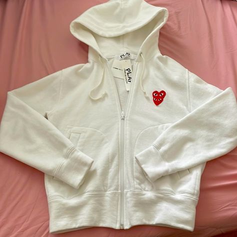 Comme des garçons zip up hoodie Comme Des Garcons Sweater, Comme Des Garcons Aesthetic, Vintage Hoodies Aesthetic, Siren Girl, Comme Des Garcons Hoodie, Graphic Sweatshirt Outfit, Liquid Jewelry, Commes Des Garcons, Sublime Sun