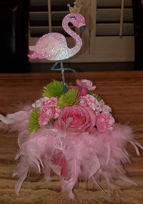 Flamingo centerpiece Flamingo Theme Centerpieces, Flamingo Centerpiece Ideas Diy, Flamingo Table Decor, Flamingo Centerpiece Ideas, Flamingo Themed Party Decoration, Flamingo Hats, Flamingo Birthday Decorations, Flamingo Centerpiece, Flamingo Party Decor