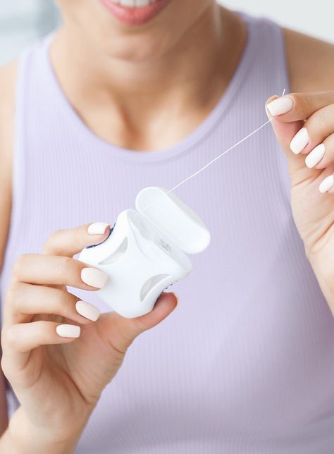 Many flosses contain forever chemicals and Teflon. What are the best non-toxic dental floss brands that are PFAS-free and sustainable? Dental Care Aesthetic, Dental Aesthetics Wallpaper, Dentist Photography, Dental Care Products Aesthetic, Dental Floss Aesthetic, Dental Flossing, Dental Studio, Dental Spa, Dental Advertising