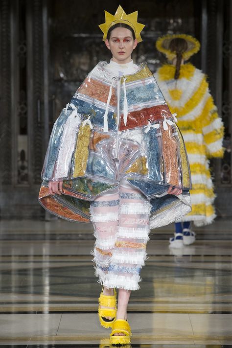 Maddie-williams-sustainable-fashion-fashion-itsnicethat-01 Sustainability Aesthetic, Transformation Fashion, Maximalism Fashion, Recycle Fashion, Fashion Sustainability, Interesting Fashion, Textile Fashion, Crazy Fashion, Samba Outfit