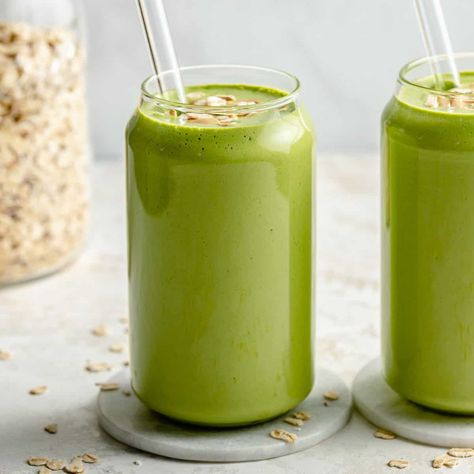 Banana Spinach Smoothie Crockpot Chicken Corn Chowder, Pineapple Chicken Kabobs, Banana Spinach Smoothie, Smoothie Banana, Spinach Smoothie Recipes, Roast Chicken And Gravy, Smoothie Breakfast, Perfect Roast Chicken, Sweet Smoothies