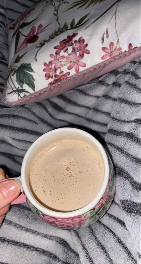 inspiring snapchat idea late night cooking Good Night Blanket Snapchat, Late Night Coffee Snap, Coffee Snap Night, Blanket Snap, Coffee Snaps, Coffee Snapchat, Coffee Snap, Late Night Coffee, Healthy Food Shop