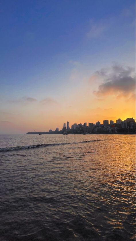 Mumbai Evening Snap, Mumbai Sunset, Mumbai Aesthetic, Marine Drive Mumbai, Marine Drive, Mumbai City, Snap Ideas, Meri Jaan, Sky Photography Nature