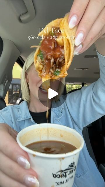 Samantha Milton on Instagram: "Del Taco🌮🌮 eating in a calorie deficit  (560 cals + 28g protein)  Here’s what I ordered:  - 2 SHREDDED BEEF BIRRIA STREET TACOS + CONSOMÉ DIP COMBO WITH A SMALL FRY - Medium hot sauce  - Diet Coke  #deltaco #taco #birria #sauce #hotsauce #dip #fries #weightloss #fastfood #lowcal #highprotein #mealidea #lunch #pcos #caloriedeficit #order #menu #hack #cheese #moderation #balance" Taco Birria, Birria Sauce, Beef Birria, Healthy Fast Food Options, Restaurant Meals, Del Taco, Small Fry, High Protein Low Calorie, Healthy School