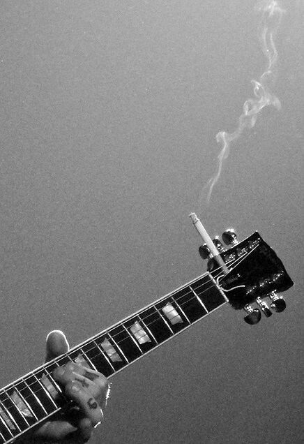 Aesthetic Guitar, Guitar Aesthetic, Rock Aesthetic, Rock Guitar, Easy Guitar, Guitar Tips, I'm With The Band, Images Esthétiques, Music Aesthetic