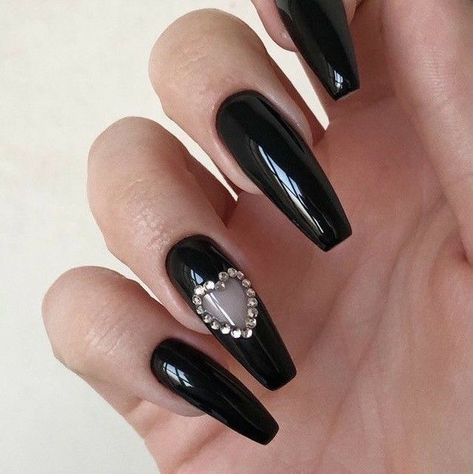 nails inspo Black Acrylic Nails Jewels, Black Y2k Nails Almond, Nail Ideas For Black Prom Dress, Black And Silver Quince, Prom Nails With Black Dress, Black Silver Nails, Long Black Nails, Hoco Nails, Black Nails With Glitter