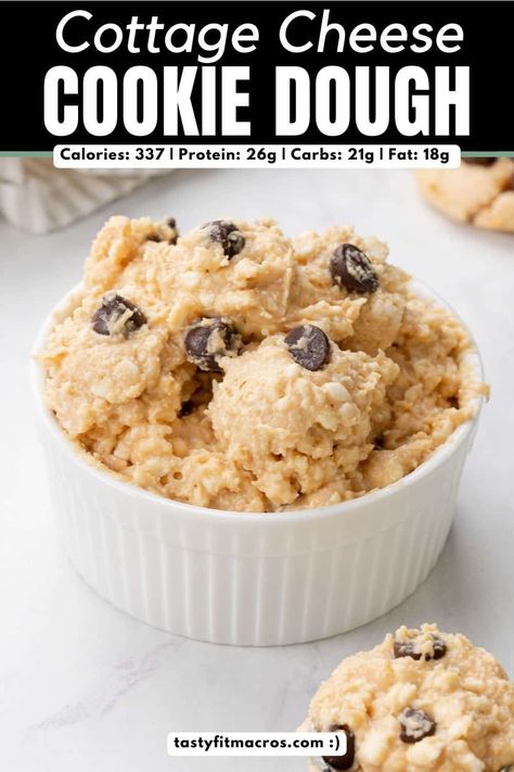 Need a speedy, high-protein dessert to satisfy your sweet tooth? This cottage cheese cookie dough is your new go-to! Has over 25 grams of protein, low in calories, and only takes a few minutes to make. Plus, it's super tasty and doesn’t taste like cottage cheese! Low Carb Cookie Dough, Keto Cookie Dough, Edible Cookie Dough Recipe, Easy Low Carb Snacks, Cookie Dough Recipe, High Protein Desserts, Cookie Dough Bites, Keto Chocolate Chips, Keto Friendly Desserts