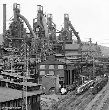 Bethlehem Steel, Blast Furnace, Pennsylvania History, Steel Mill, Construction Architecture, Bethlehem Pa, Industrial Machinery, Industrial Architecture, Railroad Photography