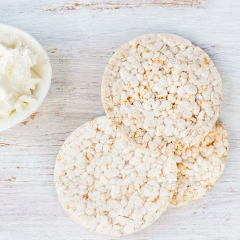 Healthy Snack from Rice Cakes with Ricotta Cheese by Manuta. Healthy Snack from Rice Cakes with Ricotta Cheese on Light Wooden Background #Sponsored #Cakes, #Ricotta, #Rice, #Healthy Plain Rice Cakes, Rice Cakes Aesthetic, Ricotta Rice, Mom Core, Cake Meme, Rice Healthy, Creamed Rice, Rice Cake Recipes, Aesthetic Shopping