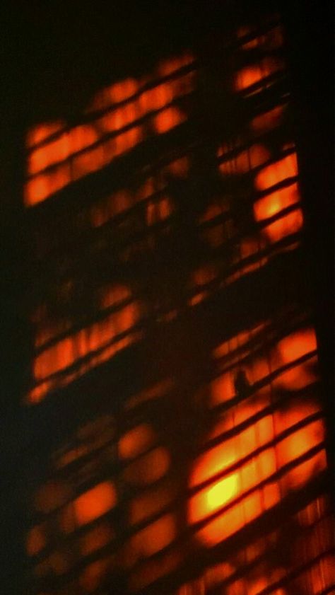 Orange Backgrounds Aesthetic, Amber Aesthetic Wallpaper, Reddish Brown Aesthetic, Dark Orange Color Palette, Orange And Black Aesthetic, Burnt Orange Aesthetic, Dark Orange Aesthetic, Amber Aesthetic, Orange Night