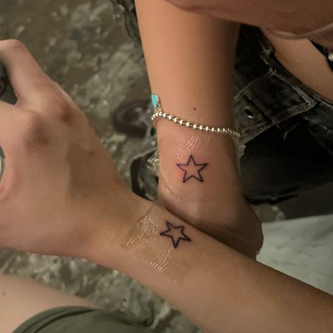 Partner Tattoos, Maching Tattoos, Cute Matching Tattoos, Small Matching Tattoos, Stunning Tattoos, French Tattoo, M Tattoos, Henna Tattoo Hand, Drawing Styles