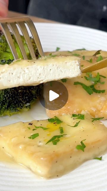 Nico Pallotta on Instagram: "Lemon Tofu in 20 minutes 🍋

⭐️ Get Recipe: https://theplantbasedschool.com/pan-fried-tofu-with-lemon/

Lemon tofu is an easy, everyday recipe you can make in 20 minutes with simple ingredients. 

First, we fry the tofu in olive oil in a pan, then coat it in a quick lemon and black pepper sauce.

This recipe is inspired by Italian lemon chicken. We replaced the chicken fillet with tofu slices, resulting in a delicious and nutritious meal that can be prepared in no time.

⭐️ INGREDIENTS
8 ounces (230 grams) tofu firm or extra firm
4 tablespoons (30 grams) all-purpose flour
3 tablespoons (40 grams) olive oil
2 sprigs rosemary
2 cloves garlic
½ cup (120 grams) white wine or vegetable broth
½ (40 grams) lemon the juice
2 teaspoons (5 grams) cornstarch + ½ cup water Lemon Tofu Recipes, Italian Lemon Chicken, Lemon Tofu, Firm Tofu Recipes, Nutella Vegan, Black Pepper Sauce, Mediterranean Life, Vegan Main Course, Pan Fried Tofu