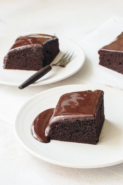 A simple homemade chocolate cake that is moist and full of flavor. This classic chocolate cake is perfect for your next celebration or chocolate craving! Easy Homemade Chocolate Cake, Chocolate Cake Aesthetic, Classic Chocolate Cake, Chocolate Cake From Scratch, Chocolate Cake Recipe Moist, Chocolate Ganache Cake, Chocolate Sheet Cake, Homemade Chocolate Cake, Easy Chocolate Cake