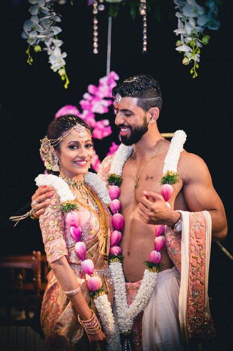 South Indian Couples Who Coordinated Their Outfits On Their Wedding! Indian Wedding Garland, Garland Wedding Decor, Flower Garland Wedding, Indian Wedding Couple Photography, Indian Wedding Couple, Indian Wedding Photography Poses, South Indian Weddings, Gorgeous Outfits, Bridal Pictures