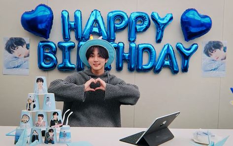 220209 | enhypen jungwon birthday vlive #enhypen #yangjungwon Jungwon Birthday, Army Wallpaper, 17th Birthday, Birthday Sign, Happy Birthday Banners, Birthday Banner, Happy Birthday, Bts, Birthday