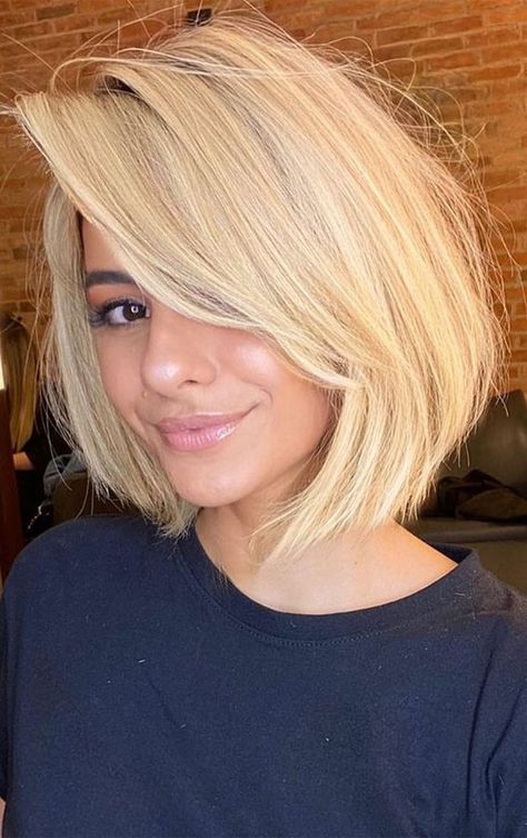 Mid Length Bob With Side Bangs, Medium Bob Haircut With Curtain Bangs, Above Shoulder Length Hair With Side Bangs, Shoulder Bob With Side Bangs, Blonde Bob Hairstyles 2023, Shoulder Length Hair With Curtain Bangs Side Part, Bob With Side Curtain Bangs, Bob With Side Parting, Short Blonde Hair Side Bangs