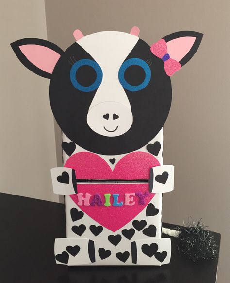 Cow Valentine’s Day box! Cow Print Valentines Box Ideas, Cow Valentine Box Ideas, Animal Valentine Box Ideas, Cow Valentine, Valentine Box Ideas, Girls Valentines Boxes, Kids Valentine Boxes, Boys Valentines, Valentine Card Box