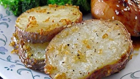 Onion Parmesan Roasted Red Potatoes Recipe - Food.com Parmesan Roasted Red Potatoes, Cabin Recipes, Best Roast Potatoes, Potatoe Recipes, Red Potato Recipes, Parmesan Roasted Potatoes, Roasted Red Potatoes, Roasted Potato Recipes, Parmesan Potatoes