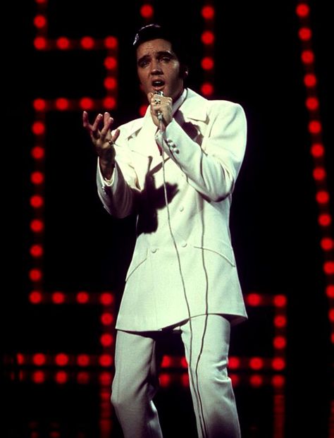 Elvis Presley Elvis If I Can Dream, Elvis 68 Comeback Special, If I Can Dream, Elvis Sings, Elvis Presley Images, Nbc Tv, Elvis Presley Pictures, Celebrity Photography, Iconic Images