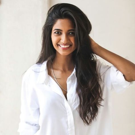 Keerthi Pandian, Movie Industry, Indian Film, Film Actress, Tamil Movies, Popular Movies, Desi, Lab Coat, Actresses