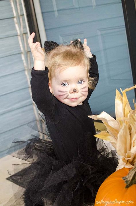 Easy DIY Little Black Cat Costume  |  unOriginalMom.com Toddler Cat Costume, Baby Cat Costume, Diy Cat Ears, Baby Black Cat, Sew Halloween Costume, Black Cat Costume, Cat Costume Diy, Great Costume Ideas, Diy Hello Kitty