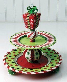 Pedestal Cake Plates - Ideas on Foter Dollar Store Christmas Decor, Dollar Store Christmas, Diy Christmas Decorations, Tiered Trays, Grinch Christmas, Noel Christmas, Cake Plate, Decoration Christmas, Cheap Diy