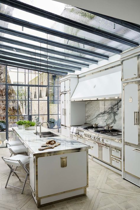 Officine Gullo, Best Kitchen Designs, Casa Container, Bespoke Kitchens, Dream Kitchens, Interior Architect, Kitchen Trends, Design Del Prodotto, Luxury Kitchens