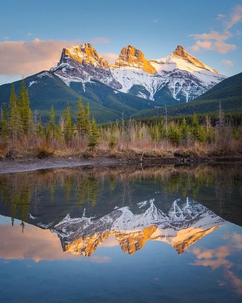 Three Sisters Mountain, Sisters Portrait, Canmore Alberta, Cityscape Photography, Park Pictures, Mountain Photography, Fantasy Places, Take Better Photos, Three Sisters