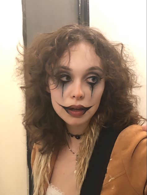 Halloween makeup 2022 #carti #playboicarti #makeup #halloween #halloweenmakeup #alt #altmakeup #fashion Carti Face Paint, Carti Vamp Makeup, Carti Makeup Halloween, Carti Halloween Make-up, Carti Halloween Fit, Playboi Carti Clown Makeup, Carti Makeup, Playboy Carti, Creepy Clown Makeup